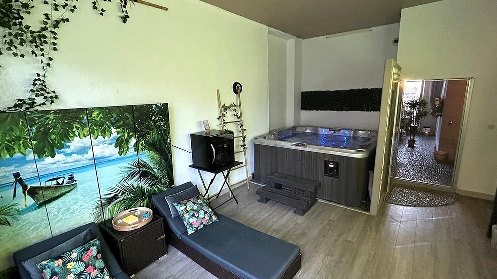 Spa privatif Natura Center à Valence avec jacuzzi et espace détente